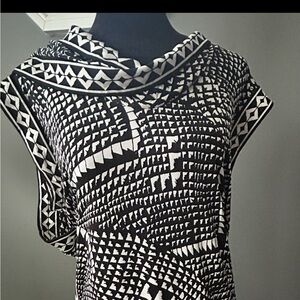 Black and White Geometric Patterned Top Asymmetrical Neck